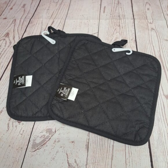 Disney Tim Burton’s The Nightmare Before Christmas Jack Sally 2 Pot Holders NWT - Picture 6 of 6